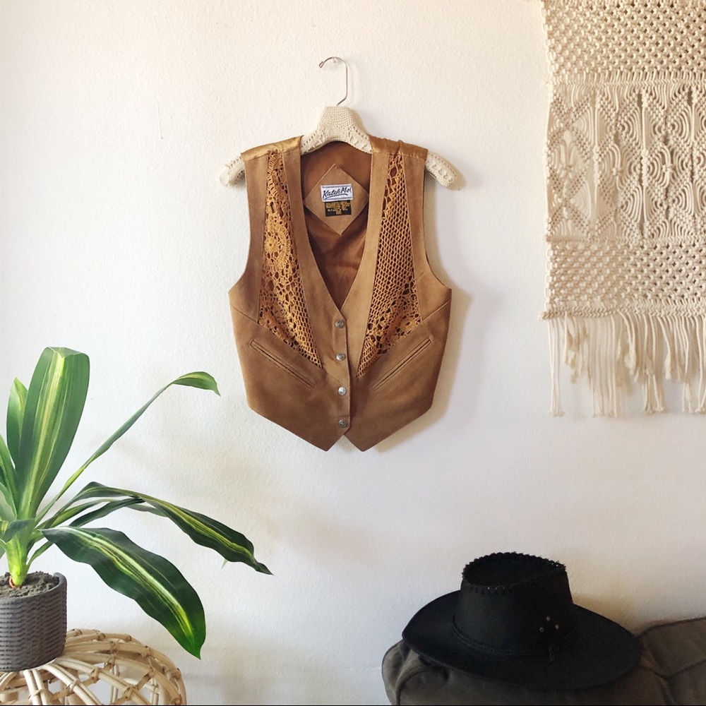 VINTAGE KATCH ME LEATHER CROCHET TAN VEST M